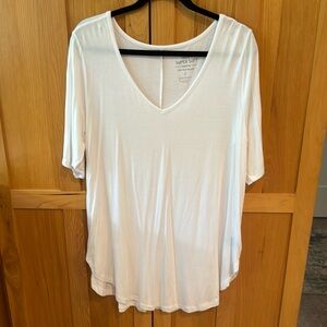 Torrid size 2, like new, white, summer shirt☀️